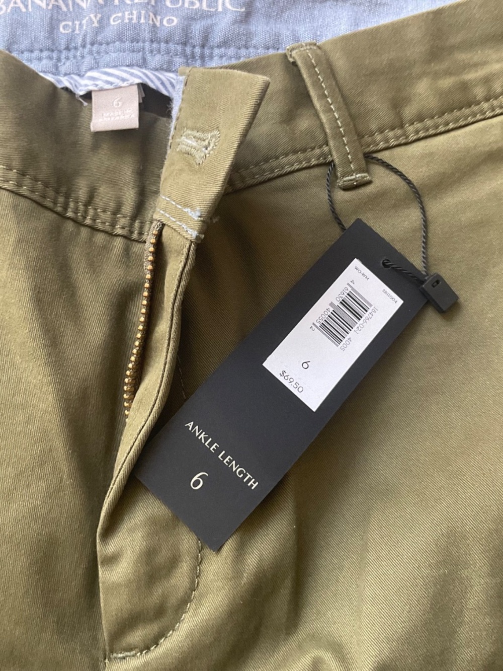 Banana Republic City Chino - Picture 2 of 7
